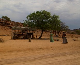 545 Namibia Okt 2006 Herero-Frauen.JPG